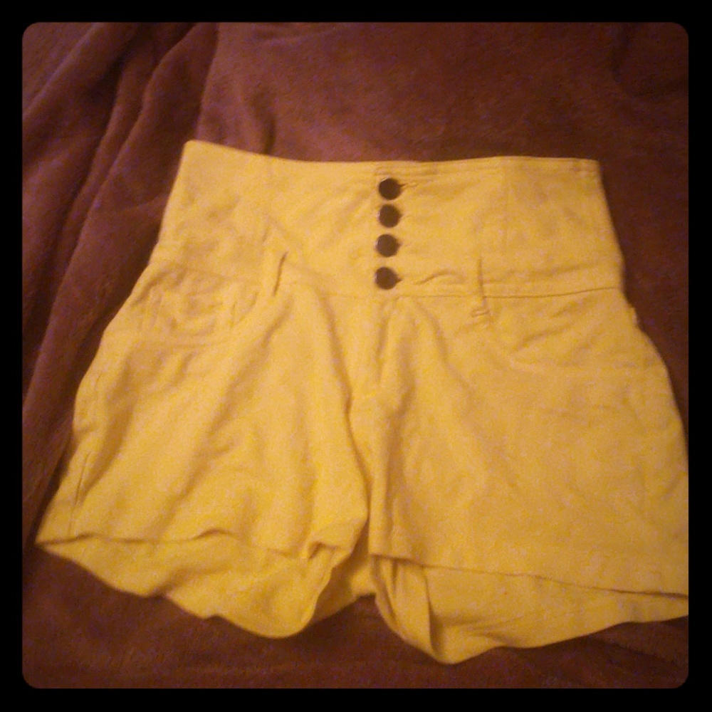 Highwaisted shorts